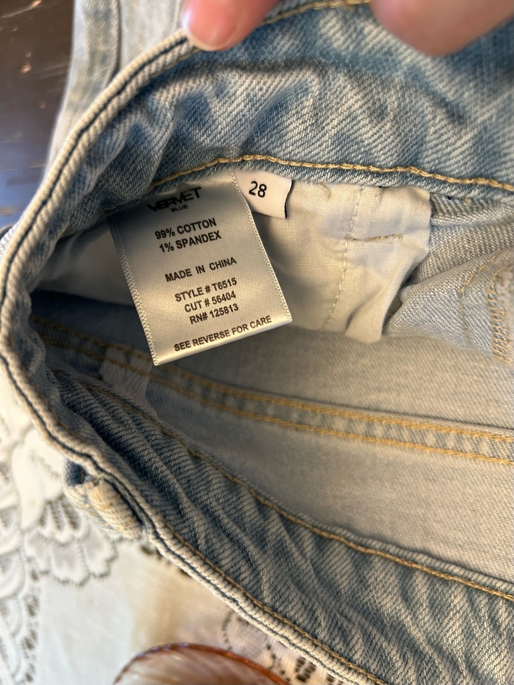 NWT beautiful and well made Vervet size 7 or 28 cuffed jeans. - Picture 13 of 16